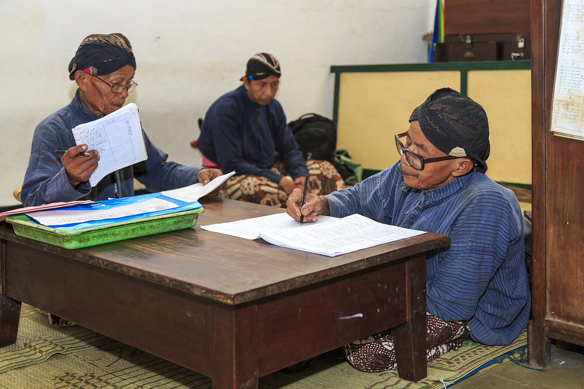 Court Servants: Between Loyalty, Culture, and Life Philosophy in the Yogyakarta Palace