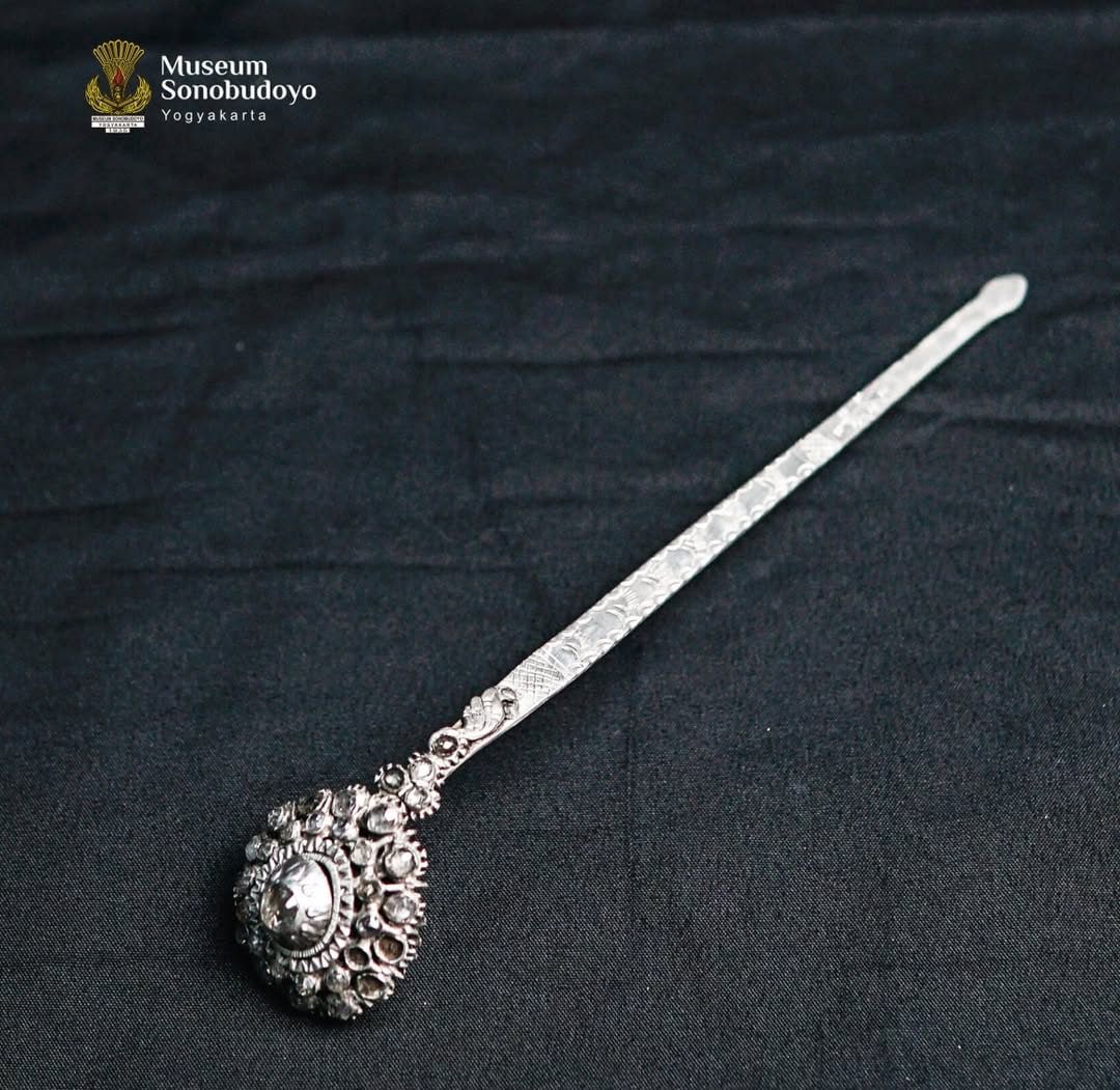 The Hairpin That Holds More Than Hair: Stories of Nusantara Women